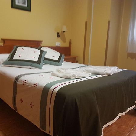 Hostal Los Nogales กันกัส เดล นาเซอา ภายนอก รูปภาพ