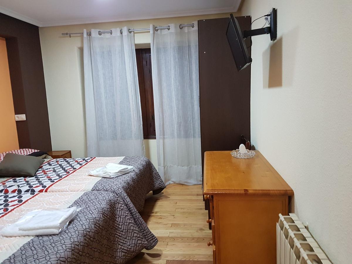 Hostal Los Nogales กันกัส เดล นาเซอา ภายนอก รูปภาพ