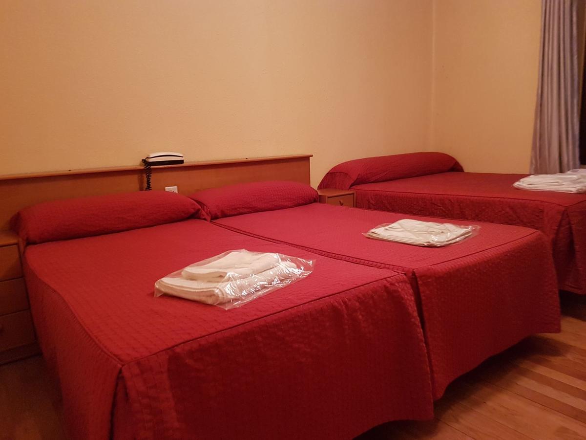 Hostal Los Nogales กันกัส เดล นาเซอา ภายนอก รูปภาพ